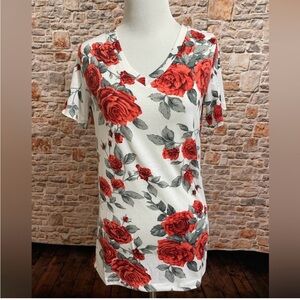NWT Michelle Mae Olivia Floral Tee size XS